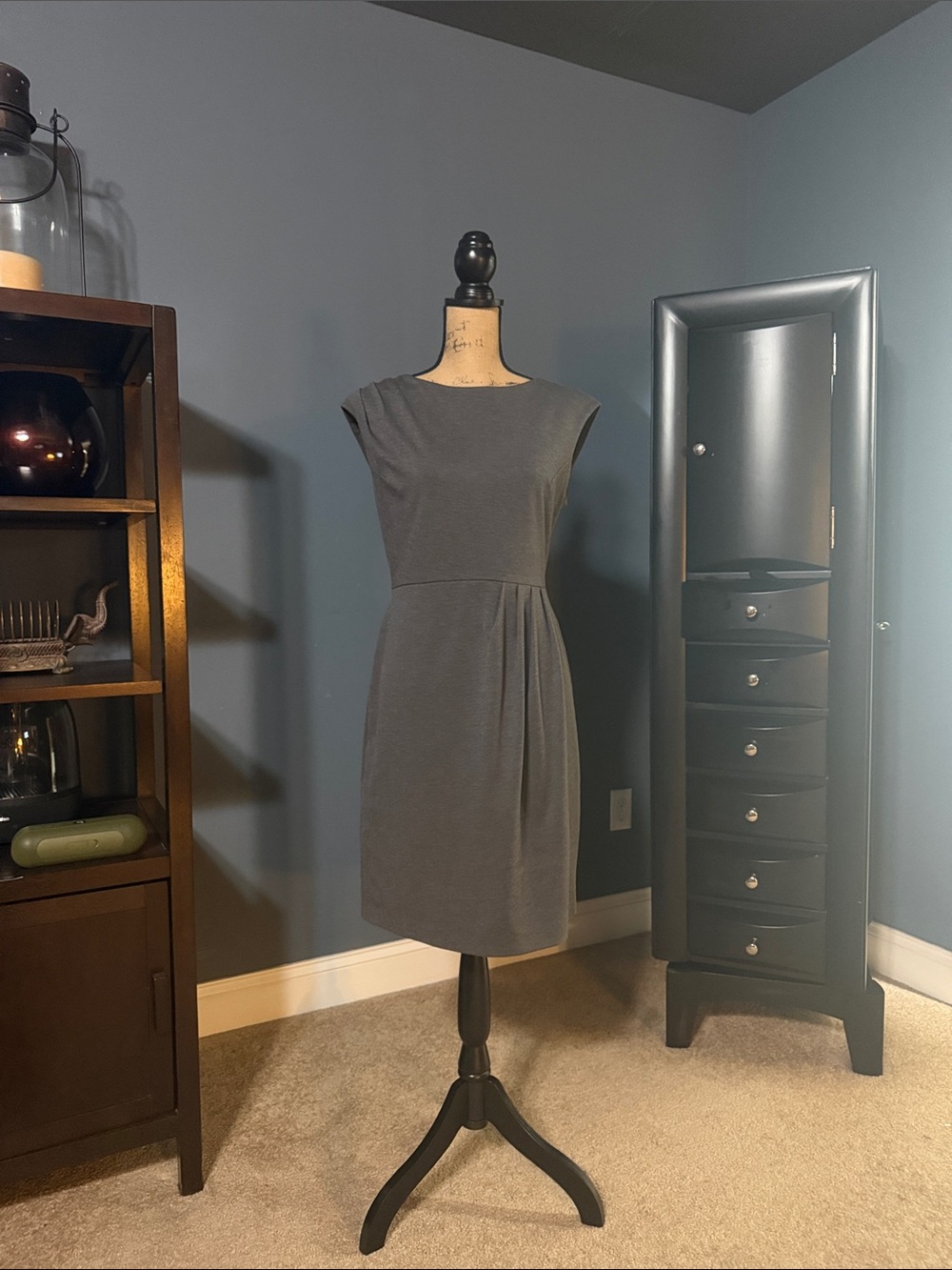 Jones New York Sleeveless Sheath Dress in Charcoal